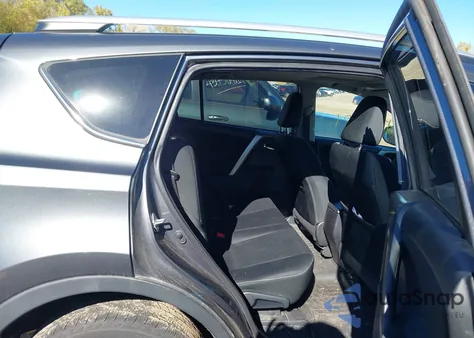 2015 Toyota Rav4 Xle z USA, uszkodzony, nr VIN 2T3RFREV2FW249841